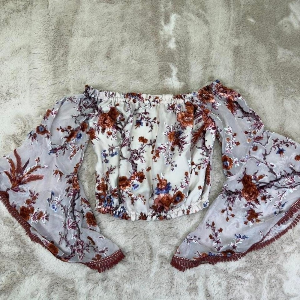 Romantic off-the-shoulder floral blouse‎ by Willow & Clay, springbreak top